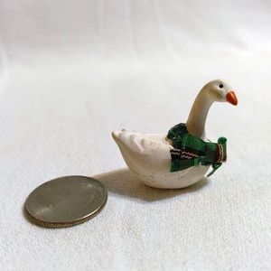 Hallmark Christmas Merry Miniature 1985 Goose With Christmas Bow